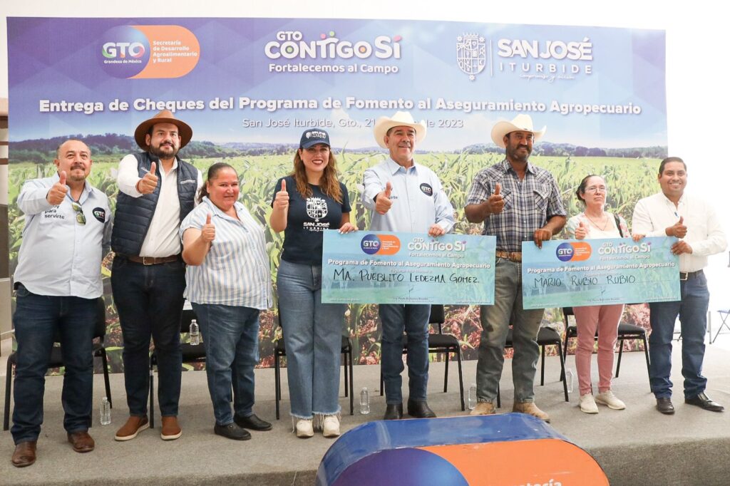 5 5 1024x682 - Entregan SDAyR y gobierno municipal seguro catastrófico a productores del campo