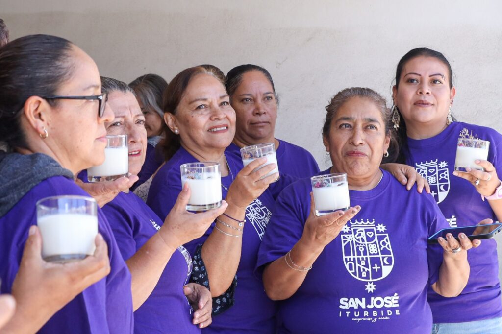 3 1024x682 - Impulsa Cindy Arvizu los talleres "Juntas Podemos"