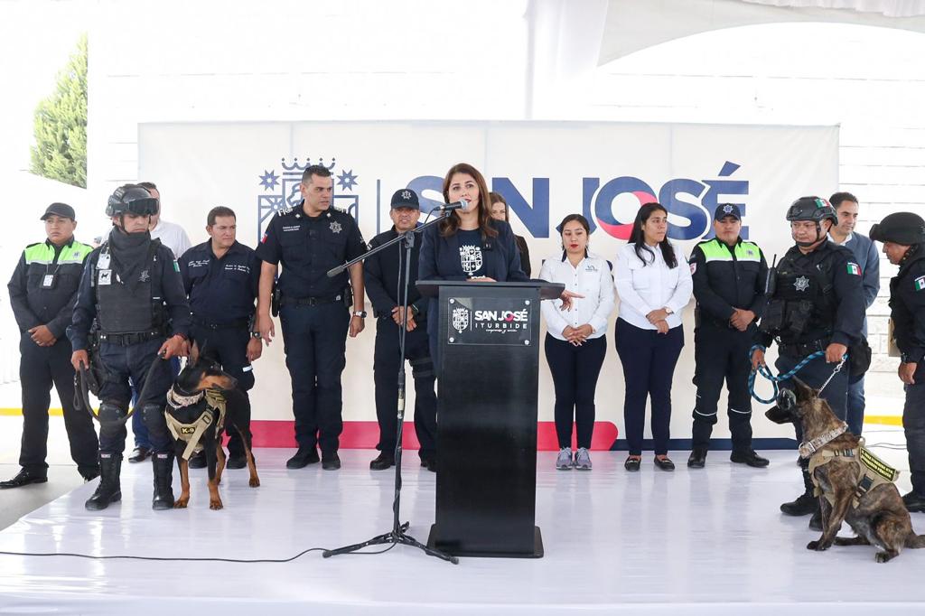 1 45 - Dignifica alcaldesa Cindy Arvizu Central del Sistema de Emergencias 911