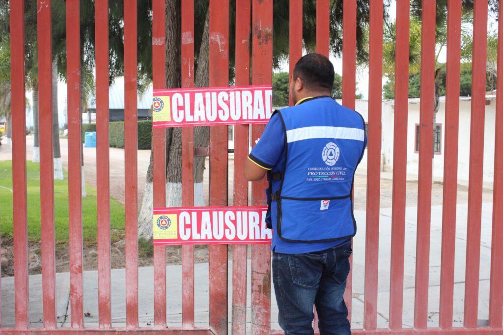 2 26 1024x682 - Protección Civil de San José Iturbide clausura granja porcícola en La Palmita