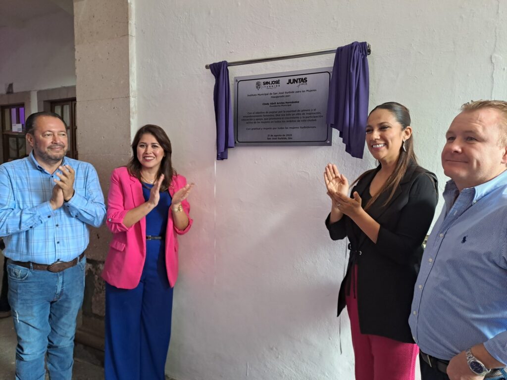 2 44 1024x768 - Solo con unidad las mujeres consolidarán mejores condiciones de vida, coinciden Cindy y Libia