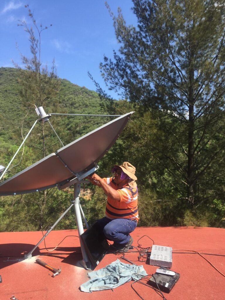 3 4 768x1024 - Vicente recorre el noreste para mantener la señal de televisión educativa en telesecundarias