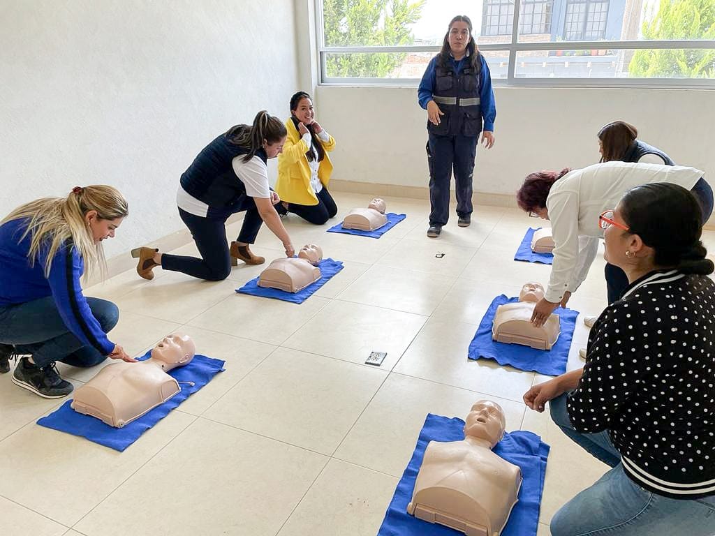 4 12 - Imparte Protección Civil de SJI curso de primeros auxilios a funcionarios 