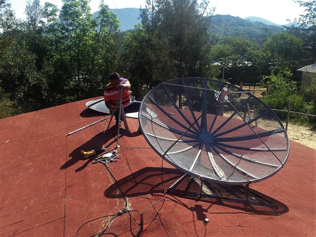 7 1 1024x768 - Vicente recorre el noreste para mantener la señal de televisión educativa en telesecundarias