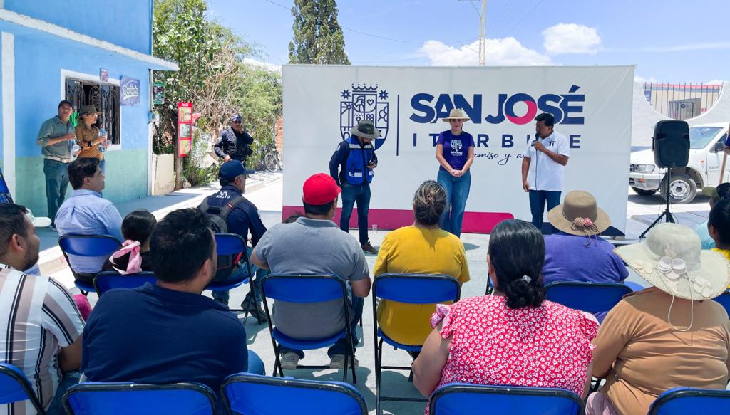 7 3 - Entrega Cindy Arvizu pavimentación de calles en La Escondida y Las Adjuntas