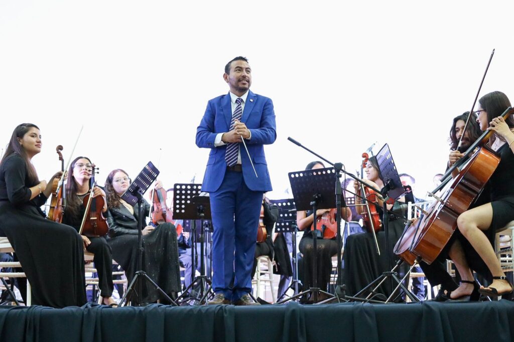 8 7 1024x682 - Exitoso concierto sinfónico de Juan Gabriel, a través de la Orquesta de Cámara “René Rodríguez Jáuregui”