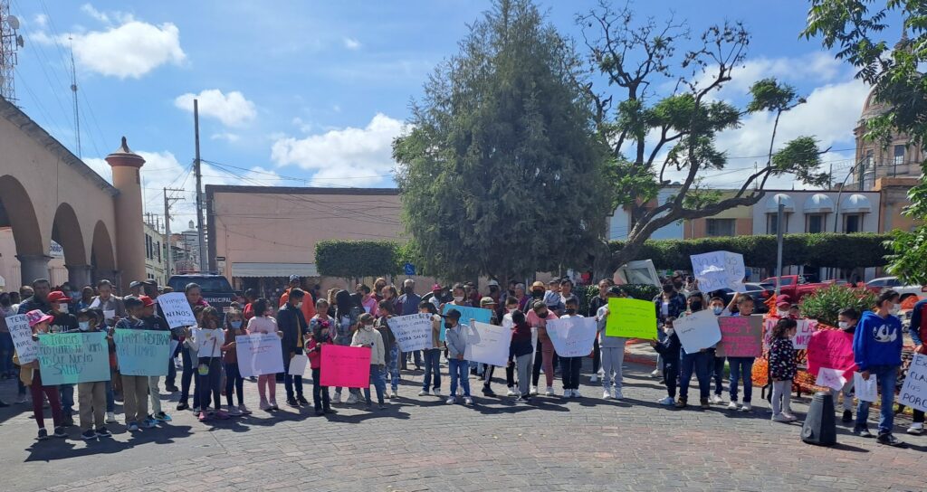 1 1024x544 - Nada agradable el regreso a clases en ocho comunidades de San José Iturbide