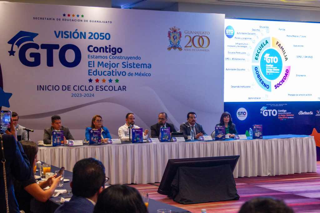 3 4 1024x683 - Autoridades de Guanajuato dan inicia al ciclo escolar 2023-2024, con el regreso a clases de 1 millón 220 mil 024 estudiantes