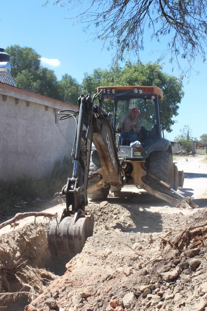 es3 - Arranca gobierno municipal obra de drenaje en la localidad de la Estancia del Capulín