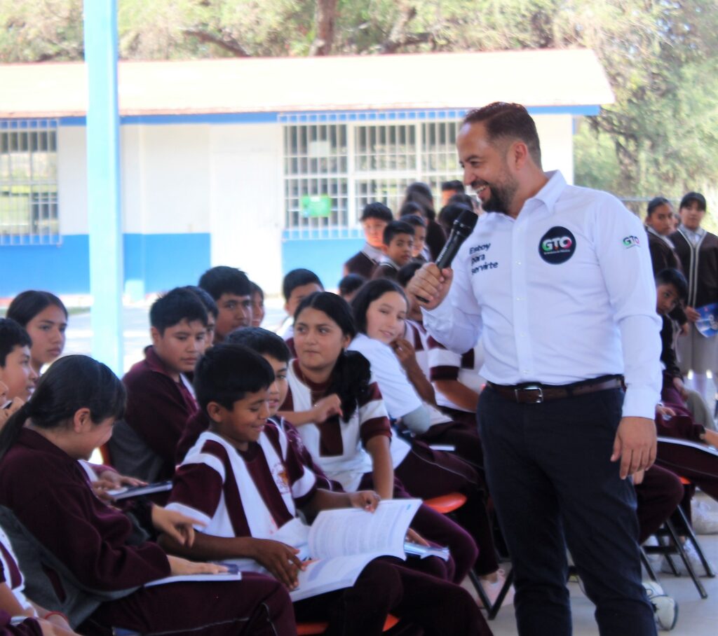 no3 1 1024x908 - En el noreste SEG arrancó con la entrega de los cuadernillos “Aprendemos juntos”