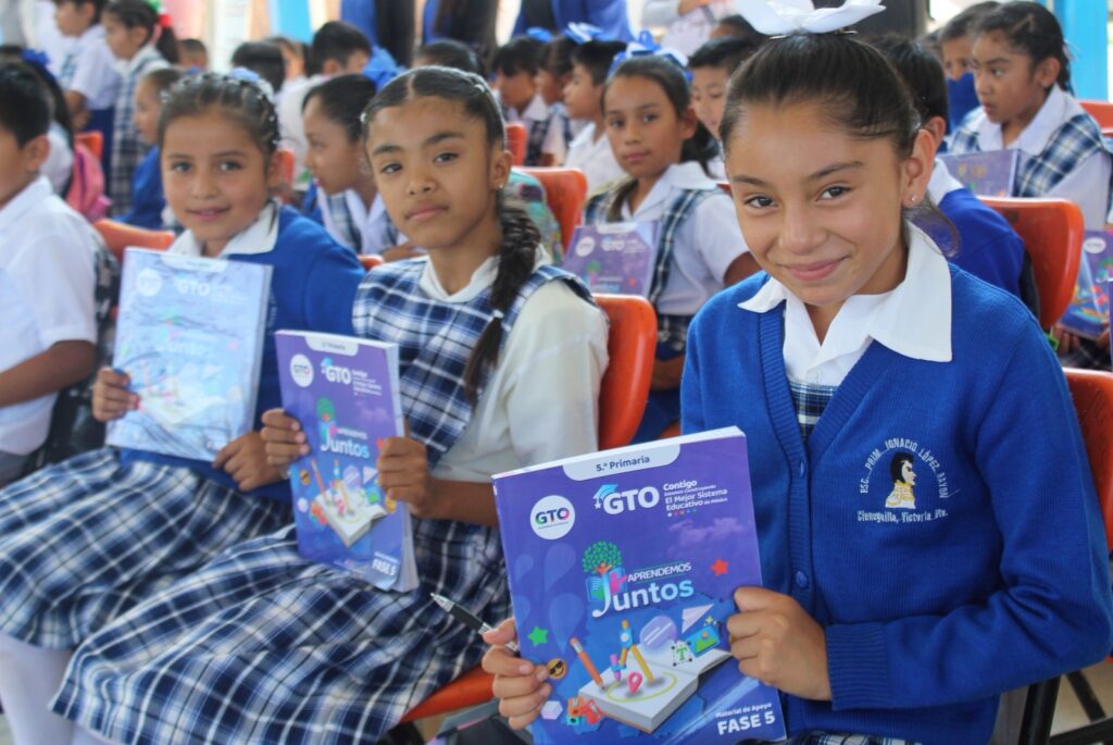 no4 1024x685 - En el noreste SEG arrancó con la entrega de los cuadernillos “Aprendemos juntos”