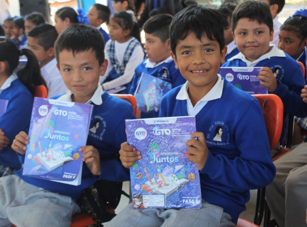 no5 1024x758 - En el noreste SEG arrancó con la entrega de los cuadernillos “Aprendemos juntos”