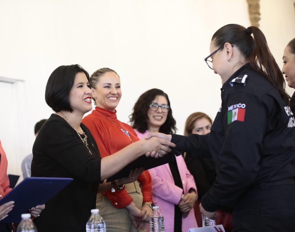 poli7 - Concluye Curso para el Fortalecimiento del Liderazgo de las Mujeres en Instituciones Policiales