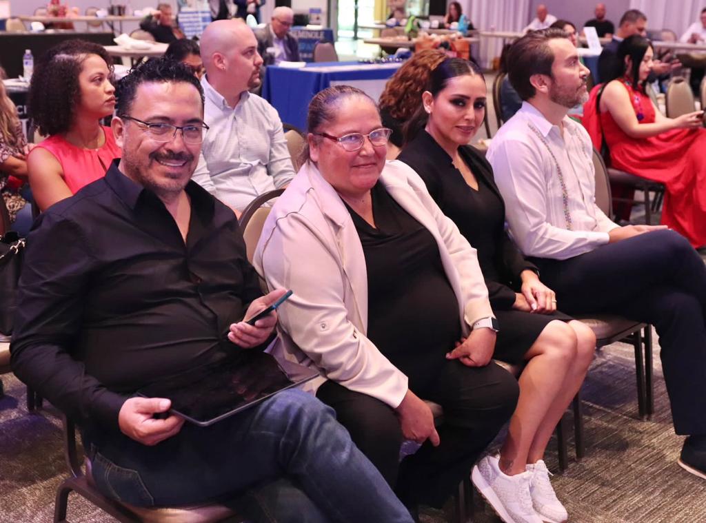 rida9 - Participa Cindy Arvizu en tercera edición de la Convención de Negocios de Florida Central