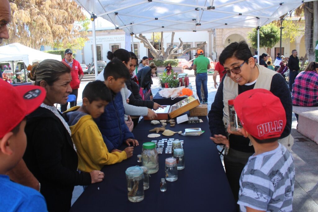 ambi1 1024x682 - CON ACTIVIDADES LÚDICAS GOBIERNO MUNICIPAL CONMEMORA EL “DÍA INTERNACIONAL DE LA EDUCACIÓN AMBIENTAL”