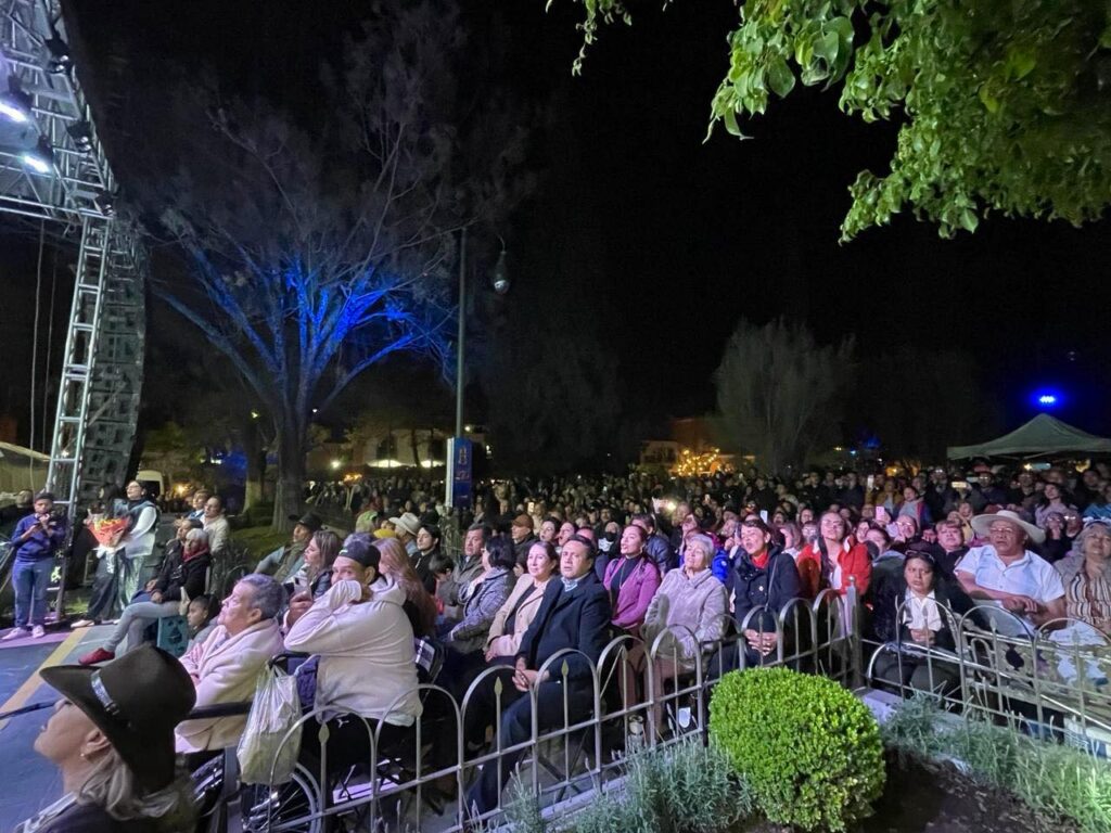 co4 1024x768 - JORGE, CARLOS Y RODRIGO ENCADENARON EMOCIONES Y RECUERDOS EN LA MEMORIA DEL PUBLICO ITURBIDENSE