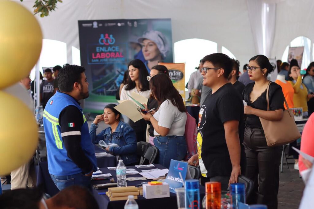 emp1 1024x682 - REPORTA BUENA PARTICIPACIÓN LA FERIA DEL EMPLEO QUE SE REALIZÓ HOY