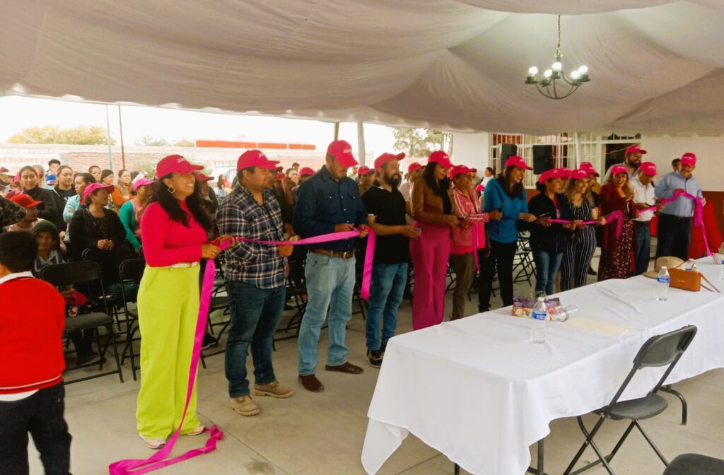 pal3 1024x672 - HABITANTES DE LA PALMITA, ATONGUITO, LOS VEGA DE ABAJO, SAN ANTONIO VIBORILLAS Y VIBORILLAS LE ARMAN FIESTA A CINDY