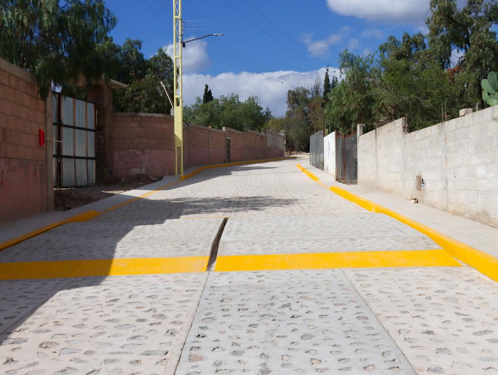 pe4 1 - BENEFICIA GOBIERNO MUNICIPAL A MÁS DE 120 PERSONAS CON CALLE EMPEDRADA EN EL MASTRANTO