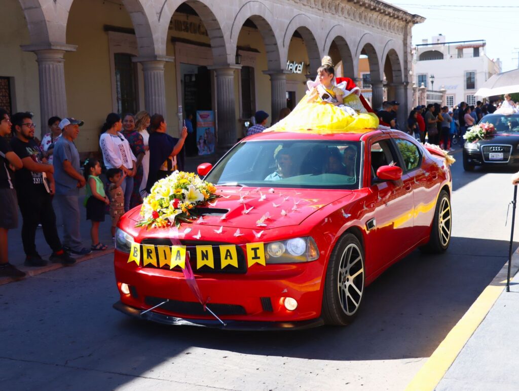 prima1 1024x771 - COLORIDO DESFILE POR EL INICIO DE LA PRIMAVERA Y LA CONMEMORACIÓN DEL DÍA MUNDIAL DEL AGUA