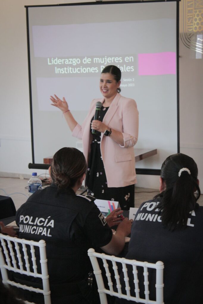 WhatsApp Image 2024 05 20 at 10.51.35 1 682x1024 - ELEMENTOS DE SEGURIDAD PÚBLICA DE SJI PARTICIPAN EN CURSO PARA EL FORTALECIMIENTO DEL LIDERAZGO DE LAS MUJERES EN INSTITUCIONES DE SEGURIDAD