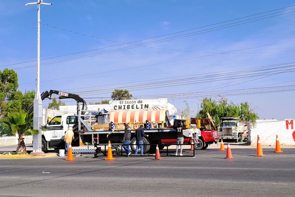 436319182 844636094327921 1650584810151123512 n - YA ESTÁN INSTALADOS LOS SEMÁFOROS A LA ENTRADA DE MA. TERESA, SOLO FALTA QUE SICOM RETIRE REDUCTOR DE VELOCIDAD