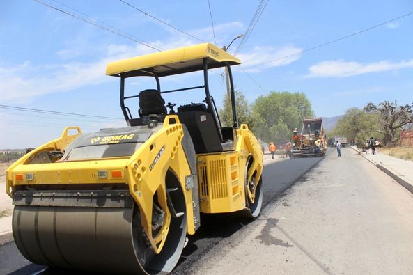 440080246 854921173299413 44235980491356652 n - GOBIERNO MUNICIPAL REHABILITA CON ASFALTO LA AVENIDA DEL CONALEP