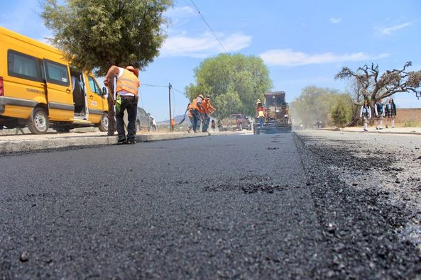 440080659 854921039966093 1638337598038909894 n - GOBIERNO MUNICIPAL REHABILITA CON ASFALTO LA AVENIDA DEL CONALEP