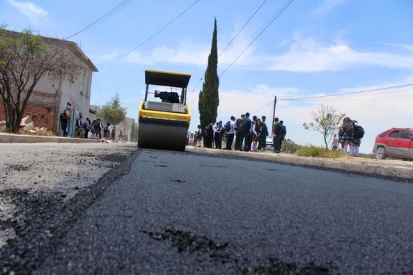 440155144 854921063299424 6925403082342417364 n - GOBIERNO MUNICIPAL REHABILITA CON ASFALTO LA AVENIDA DEL CONALEP