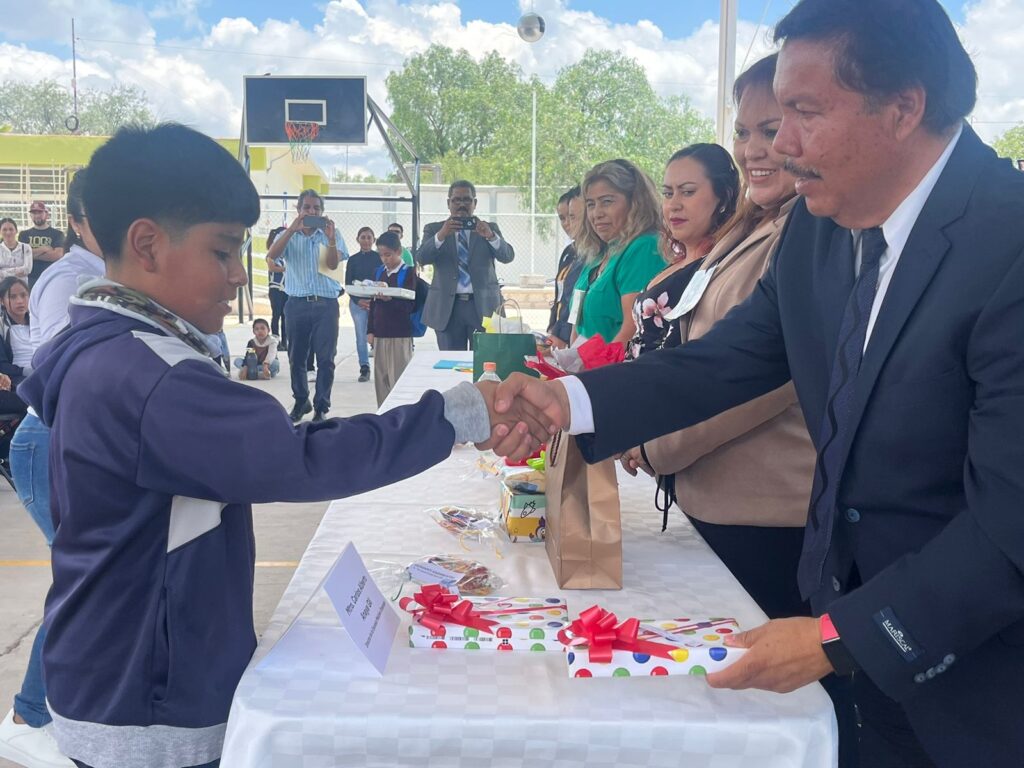 449925493 896639539127576 943641877124988538 n 1024x768 - Se reúnen los 70 estudiantes más brillantes del Sector 18 en su Olimpiada de Habilidades Matemáticas