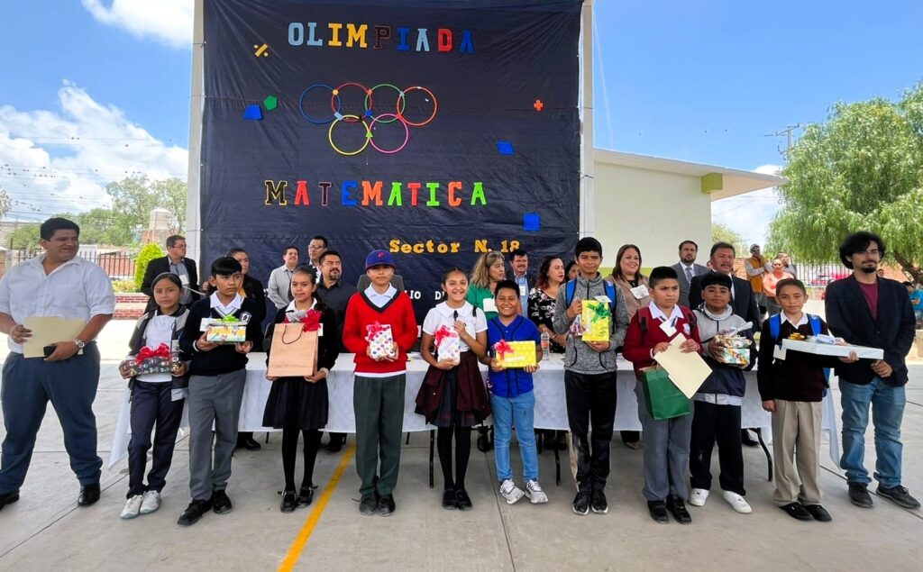 449927322 896639512460912 5016577720582411375 n 1024x635 - Se reúnen los 70 estudiantes más brillantes del Sector 18 en su Olimpiada de Habilidades Matemáticas