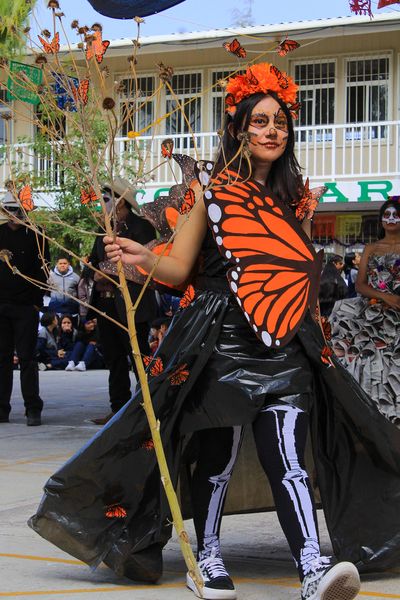 d 7 - Un homenaje lleno de vida y tradición se vivió en la Secundaria Bicentenario por la celebración del Día de Muertos