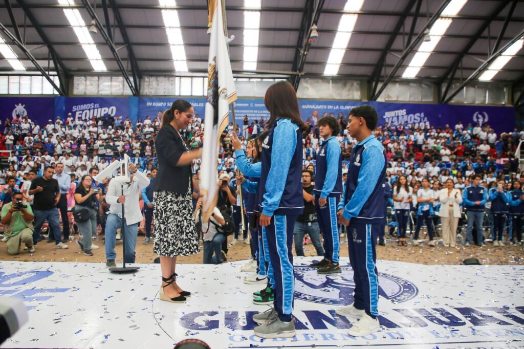 a 18 1024x682 - Abandera Libia Dennise a la Delegación de Guanajuato que participará en los Juegos Nacionales Conade 2025