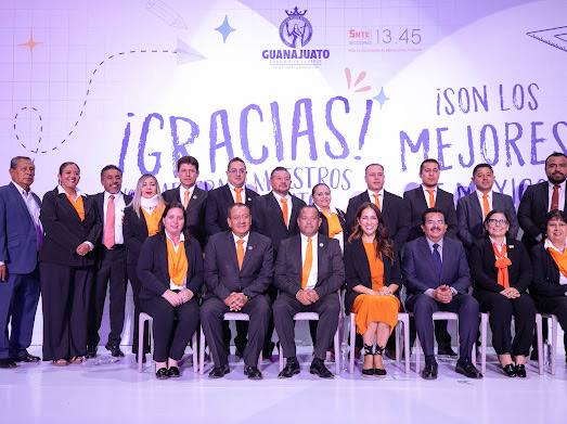 b 13 - Las maestras y maestros son el alma y el corazón de la educación: Libia Dennise