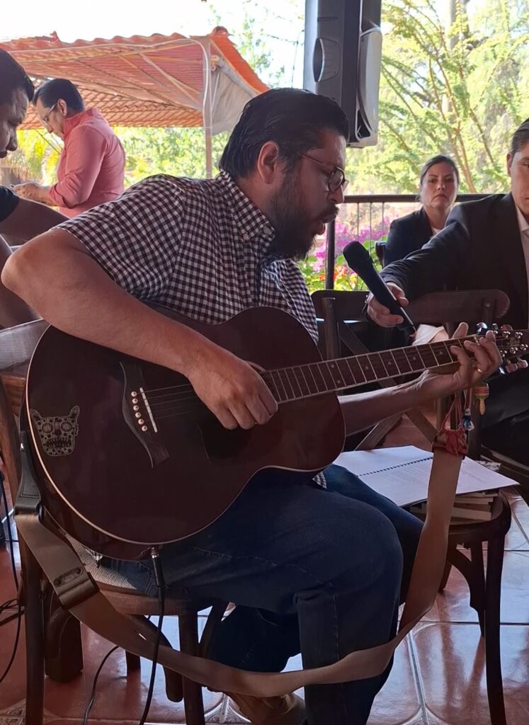 El arte de enseñar a escribir desde el alma: una ponencia que conmovió a docentes de la Zona Escolar 525 b 2 747x1024 - El arte de enseñar a escribir desde el alma: una ponencia que conmovió a docentes de la Zona Escolar 525