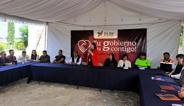 1 5 - Vecinos de Cruz de la Maza solicitan m&aacute;s obras y servicios