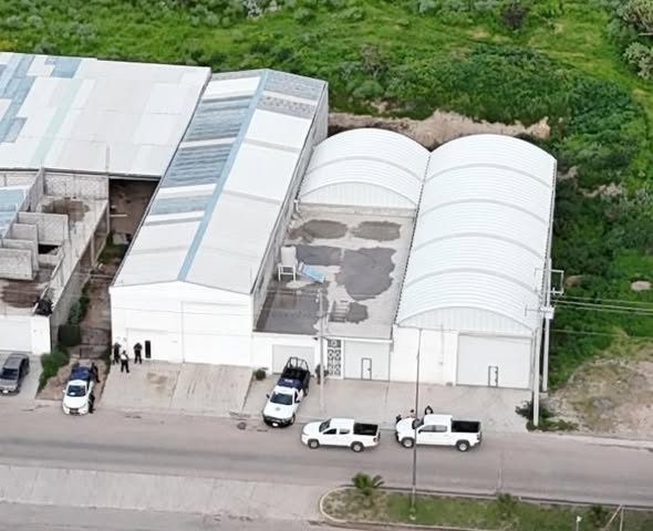 A 19 - SSP de San Jos&eacute; Iturbide, en coordinaci&oacute;n con la FGR, aseguran bodega con mercanc&iacute;a de dudosa procedencia