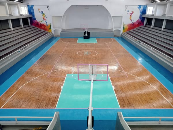 A 37 - Rehabilitan cancha de basquetbol del Auditorio Municipal
