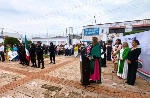 A 43 - Compromiso y acci&oacute;n de todos para seguir impulsando el desarrollo de nuestra sociedad: Cindy Arvizu