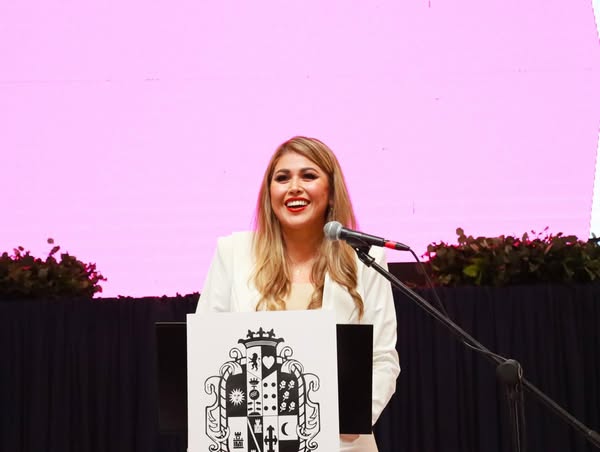 A 47 - Cindy Arvizu agradece colaboración de trabajadores de base y confianza