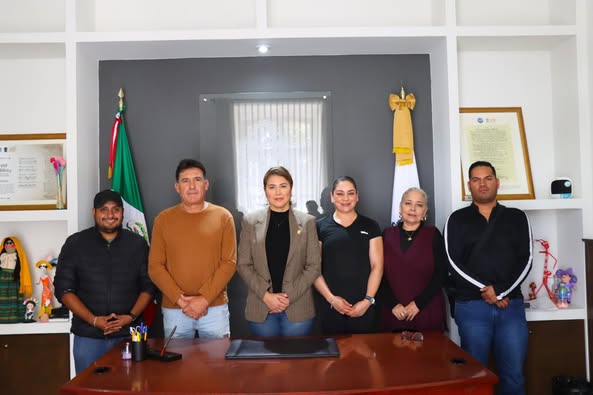 A 50 - Llevan a cabo reunión de entrega-recepción la alcaldesa Cindy Arvizu y regidores electos del ayuntamiento 2024-2027