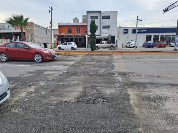 B 27 - En breve operar&aacute;n ya los sem&aacute;foros de Libramiento Poniente y calle Moctezuma