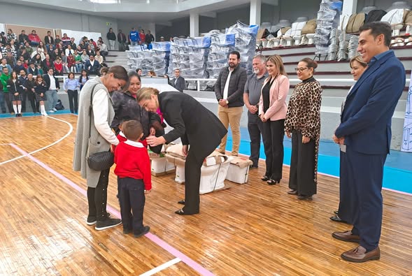 B 44 - Alianza del Gobierno Municipal y Timken se traduce en 775 apoyos para m&aacute;s de 170 escuelas de San Jos&eacute; de Iturbide