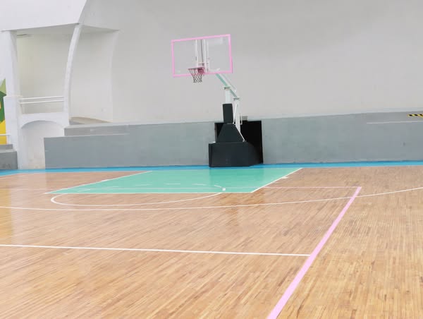 C 27 - Rehabilitan cancha de basquetbol del Auditorio Municipal