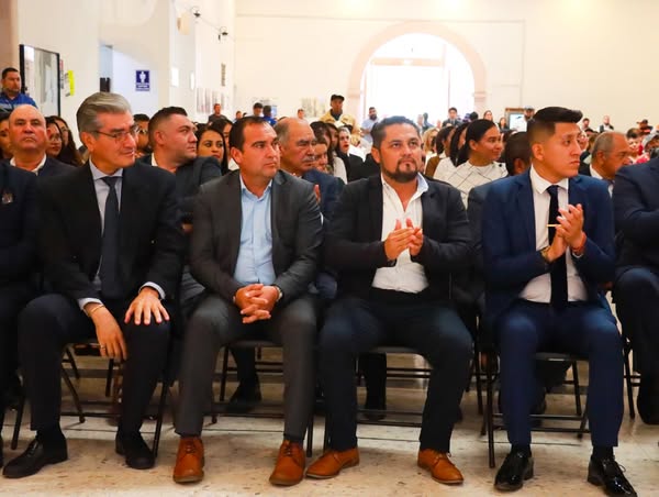 C 35 - Cindy Arvizu agradece colaboraci&oacute;n de trabajadores de base y confianza