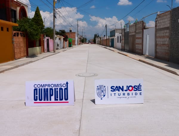 D 16 - Cindy Arvizu entreg&oacute; pavimentaci&oacute;n con concreto hidr&aacute;ulico en la colonia La Pur&iacute;sima