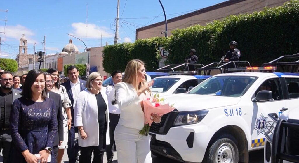 D 28 1024x560 - Cindy Arvizu agradece colaboraci&oacute;n de trabajadores de base y confianza