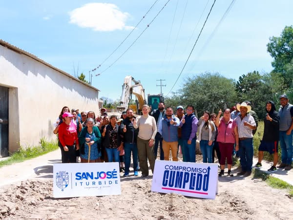 D 29 - Entrega Cindy Arvizu obras de infraestructura h&iacute;drica y pavimentaci&oacute;n en San Antonio Viborillas y El Tulillo de Abajo