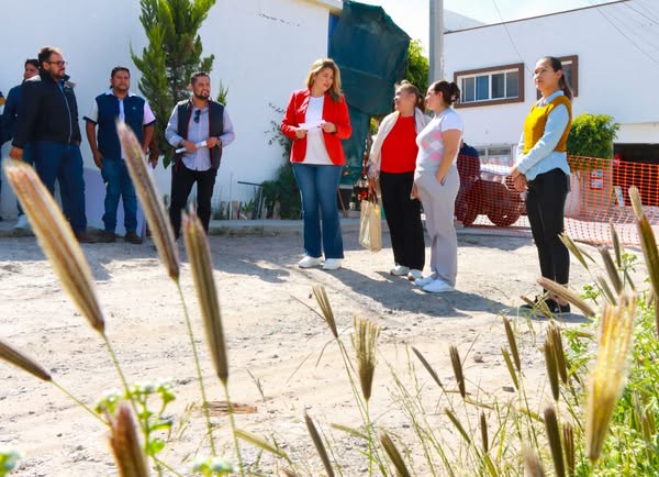 D 30 - Administraci&oacute;n p&uacute;blica municipal entrega obras de pavimentaci&oacute;n en La Escondida y Loma del Calvario