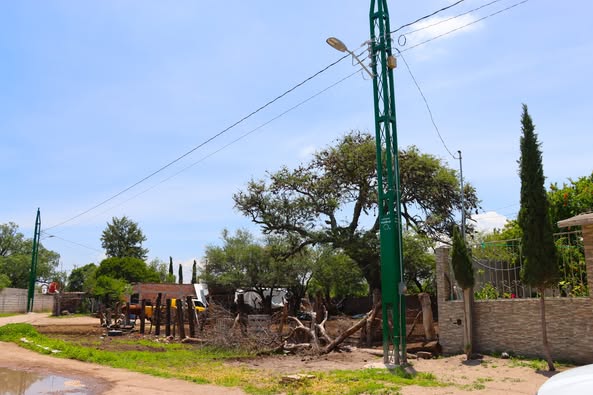 D 8 - Gobierno Municipal entrega ampliaci&oacute;n de electrificaci&oacute;n en la comunidad La Alameda